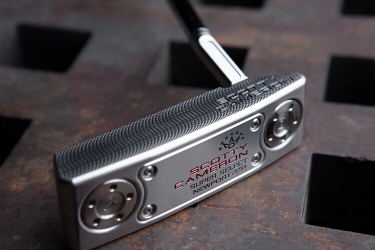 Super Select Newport 2.5 Plus | Scotty Cameron Putters | Titleist